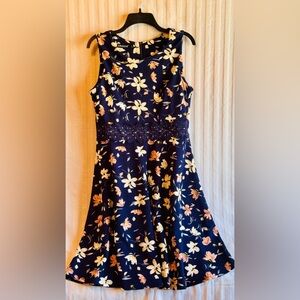 OWIN Sleeveless Spring Floral Midi Dress Size Large. GUC